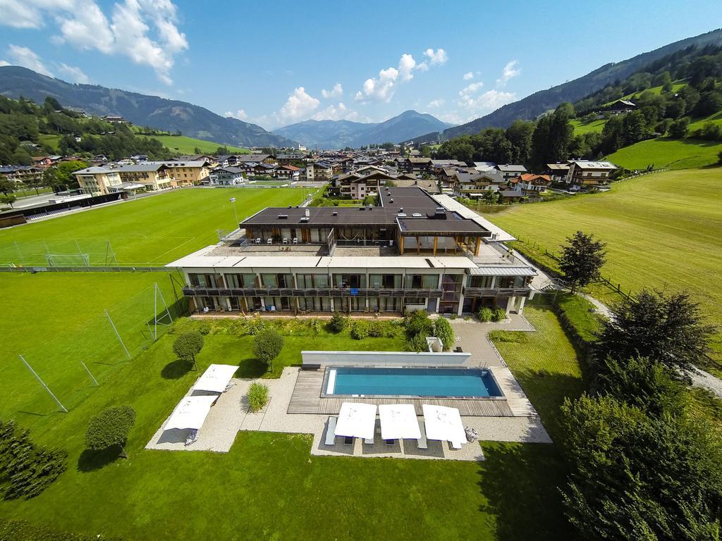 Active By Leitner'S Hotel Kaprun Bagian luar foto