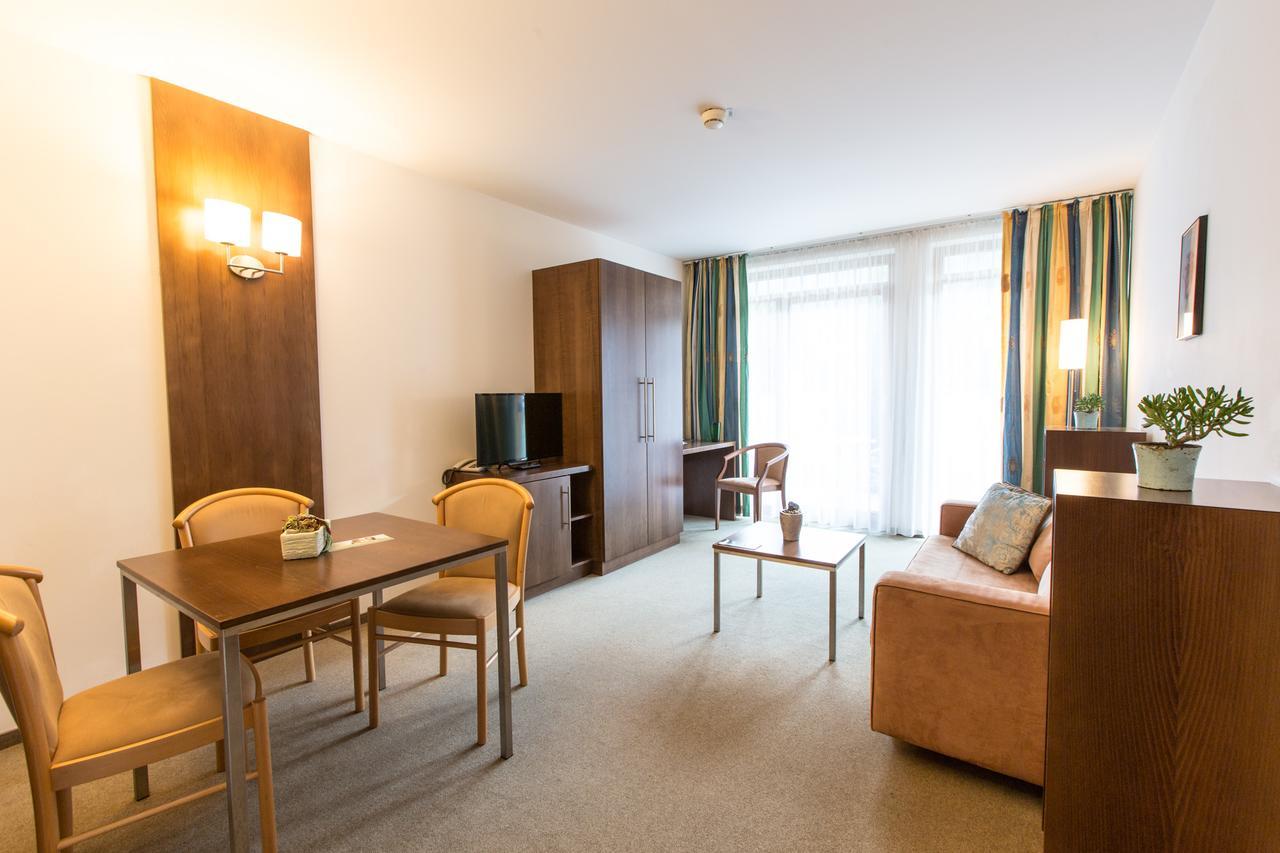 Active By Leitner'S Hotel Kaprun Bagian luar foto