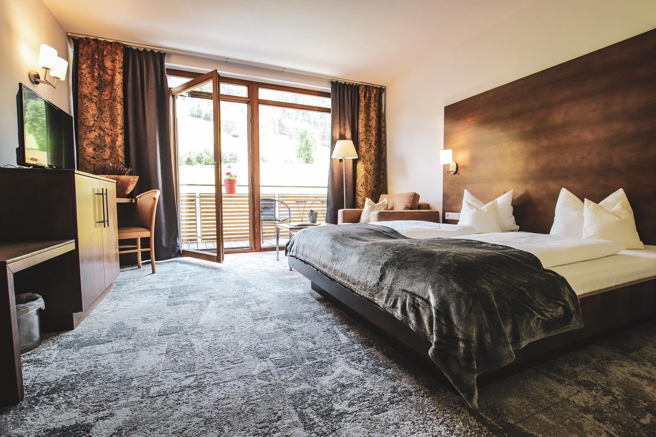 Active By Leitner'S Hotel Kaprun Bagian luar foto