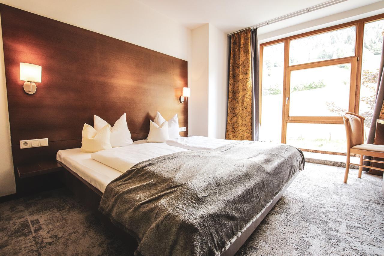 Active By Leitner'S Hotel Kaprun Bagian luar foto