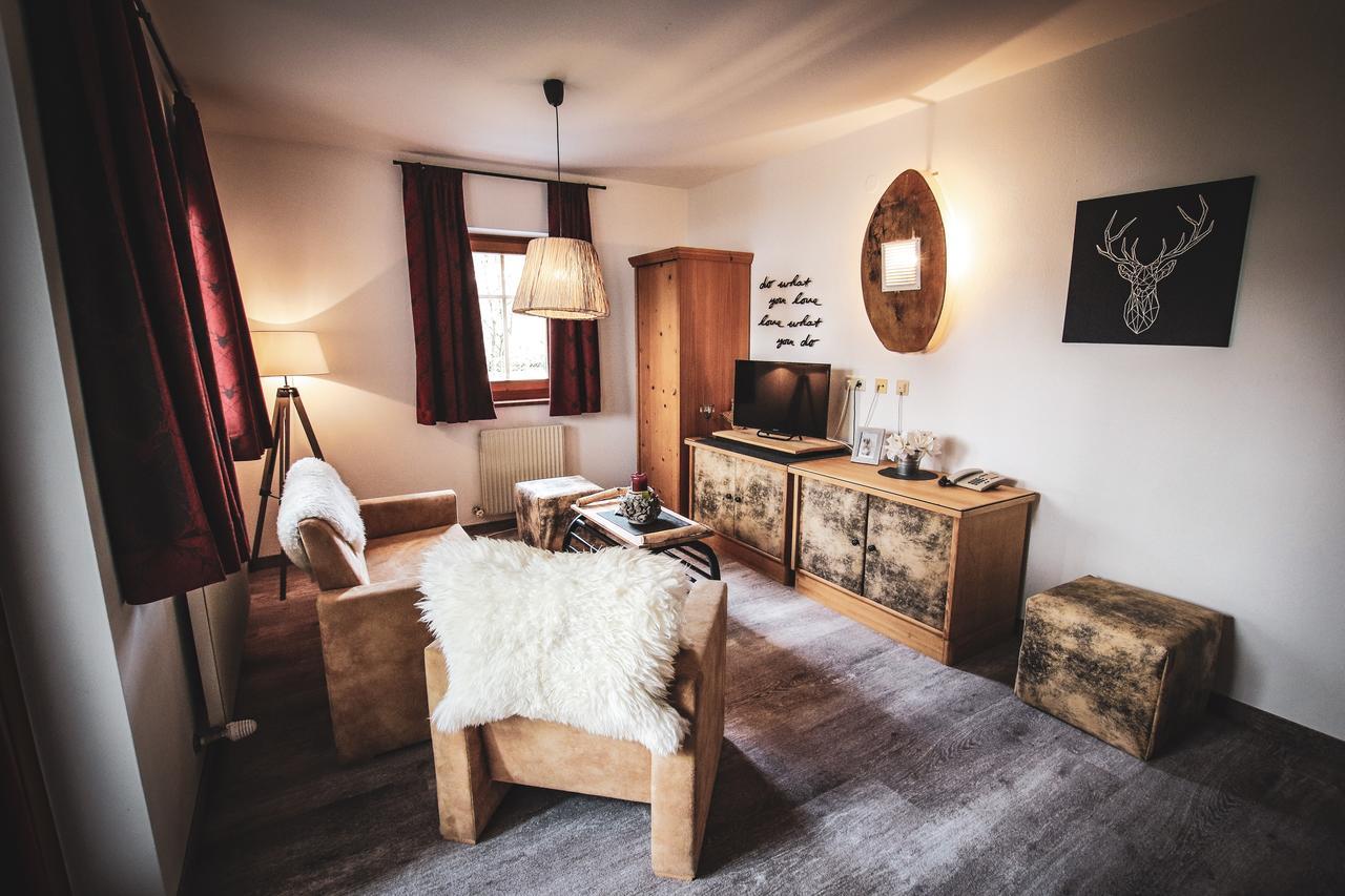 Active By Leitner'S Hotel Kaprun Bagian luar foto