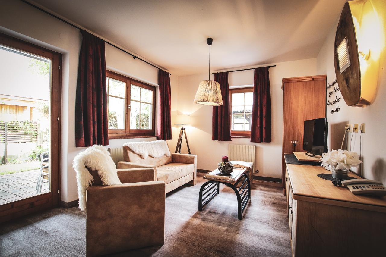 Active By Leitner'S Hotel Kaprun Bagian luar foto