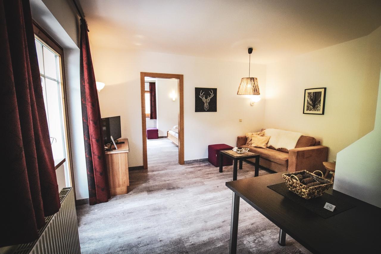 Active By Leitner'S Hotel Kaprun Bagian luar foto