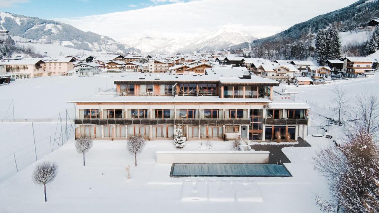 Active By Leitner'S Hotel Kaprun Bagian luar foto